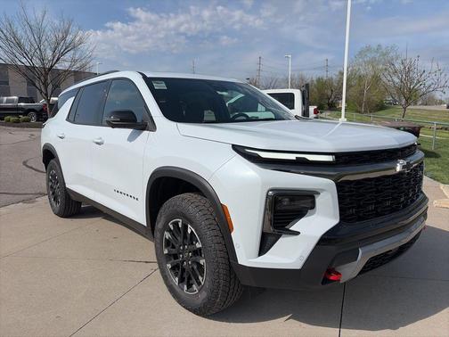 Polar White 2026 Chevrolet Traverse Z71