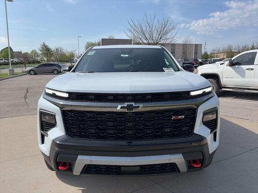 Polar White 2026 Chevrolet Traverse Z71