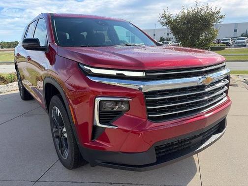 Radiant Red 2027 Chevrolet Traverse LT