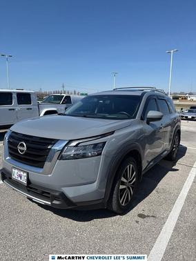 2023 Nissan Pathfinder Platinum