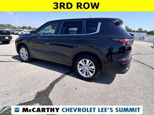 2025 Mitsubishi Outlander ES
