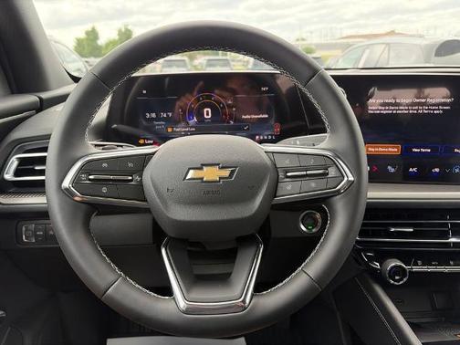 Summit White 2026 Chevrolet Traverse LT