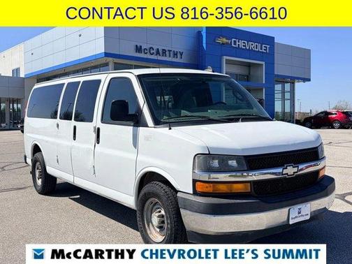 Summit White 2017 Chevrolet Express 3500 LT