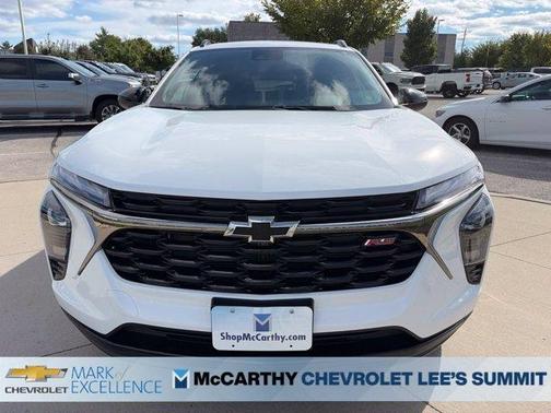 Summit White 2026 Chevrolet Trax 2RS