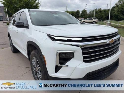 Summit White 2026 Chevrolet Traverse LT