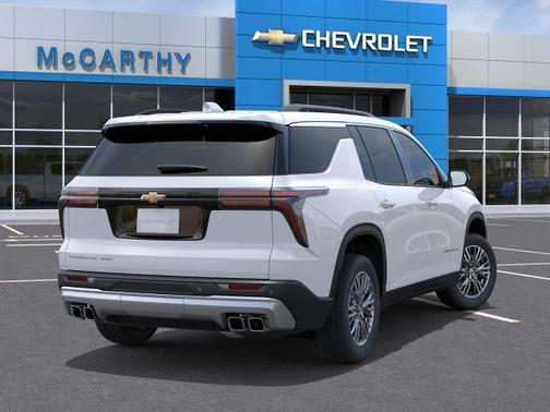 Summit White 2026 Chevrolet Traverse LT