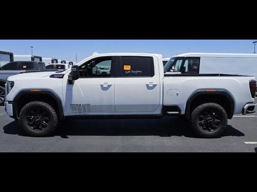 Summit White 2024 GMC Sierra 2500 AT4