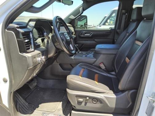 Summit White 2024 GMC Sierra 2500 AT4