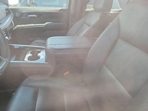 Black 2025 Chevrolet Suburban Z71