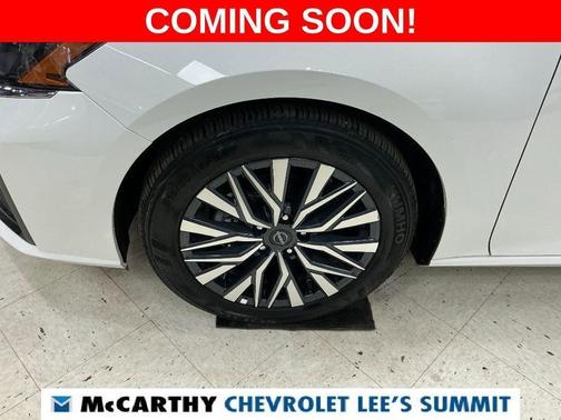 Glacier White 2025 Nissan Altima SV