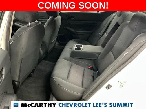 Glacier White 2025 Nissan Altima SV