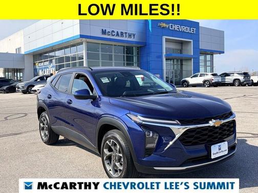 Blue Glow Metallic 2024 Chevrolet Trax LT