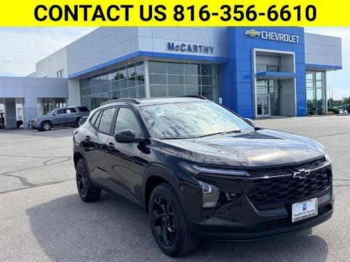 Mosaic Black Metallic 2026 Chevrolet Trax LT