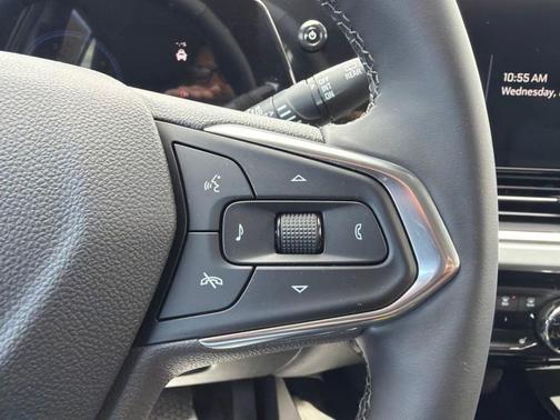 Mosaic Black Metallic 2026 Chevrolet Trax LT