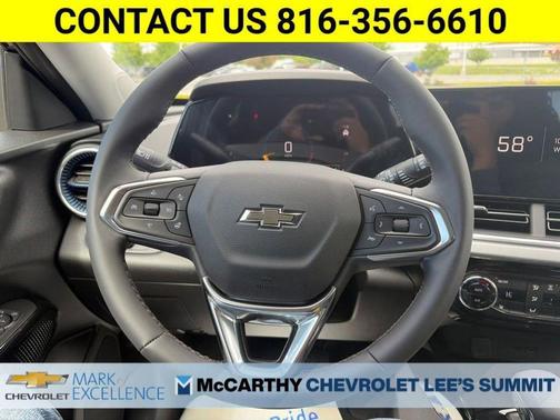 Mosaic Black Metallic 2026 Chevrolet Trax LT