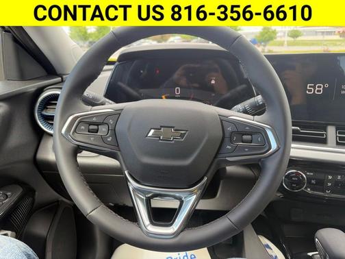 Mosaic Black Metallic 2026 Chevrolet Trax LT