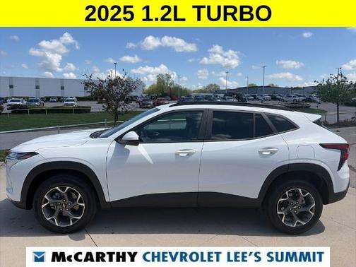 Summit White 2025 Chevrolet Trax LT
