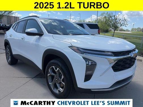Summit White 2025 Chevrolet Trax LT