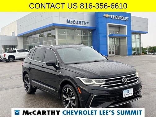 Deep Black Pearl Effect 2022 Volkswagen Tiguan 2.0T SEL R-Line
