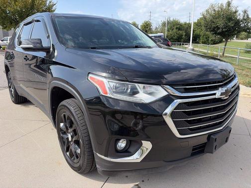 Black Metallic 2018 Chevrolet Traverse LT Cloth