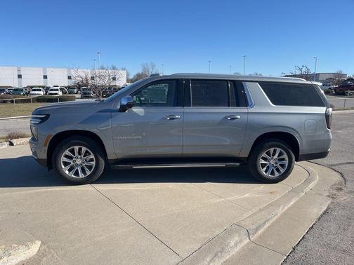 2025 Chevrolet Suburban Premier