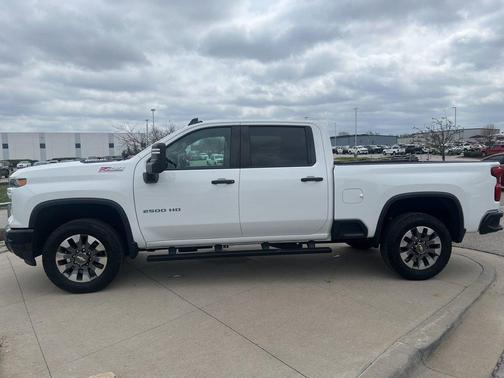 2024 Chevrolet Silverado 2500 Custom