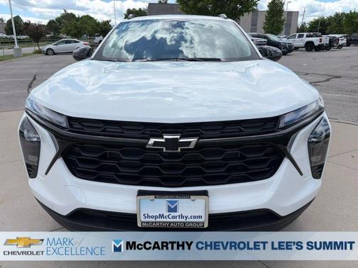 Summit White 2026 Chevrolet Trax LT