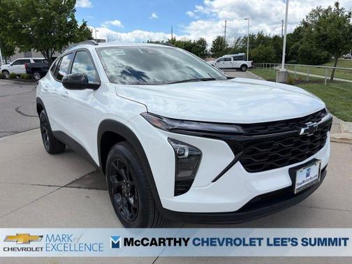 Summit White 2026 Chevrolet Trax LT