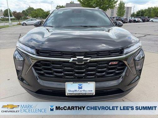 Mosaic Black Metallic 2026 Chevrolet Trax 2RS