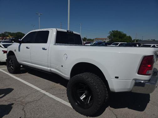 Bright White Clearcoat 2017 RAM 3500 Big Horn