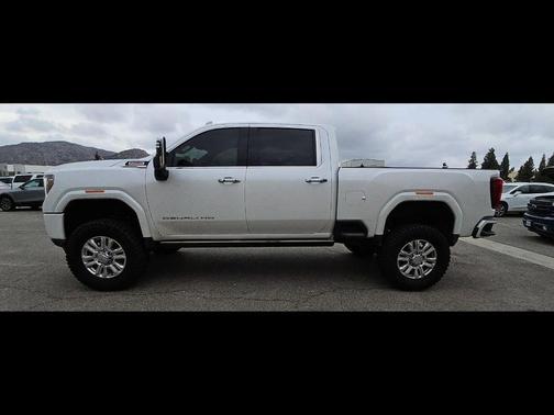 White Frost Tri-Coat 2022 GMC Sierra 2500 Denali
