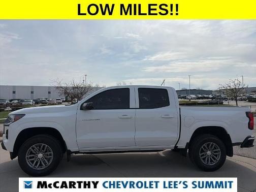 Summit White 2025 Chevrolet Colorado LT