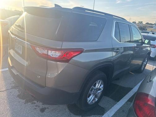2020 Chevrolet Traverse LT Cloth