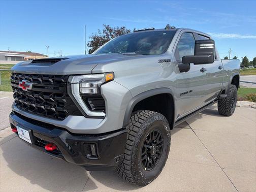 Sterling Gray Metallic 2026 Chevrolet Silverado 2500 ZR2