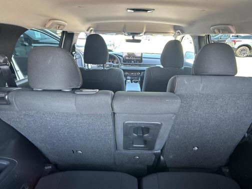2025 Mitsubishi Outlander ES