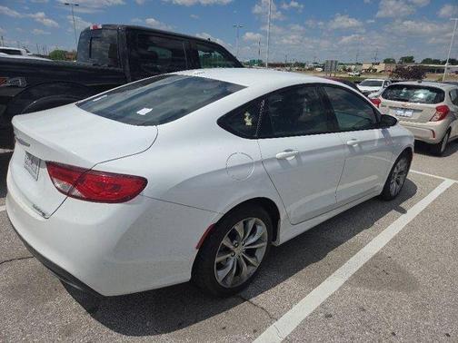 Bright White Clearcoat 2016 Chrysler 200 S