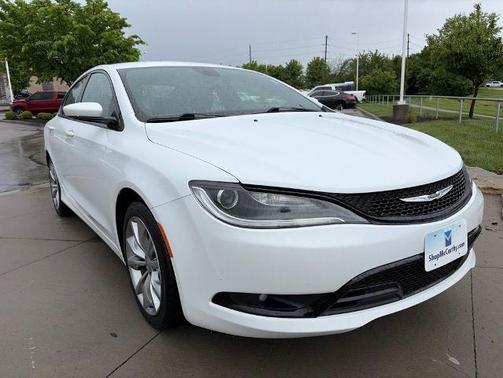 Bright White Clearcoat 2016 Chrysler 200 S