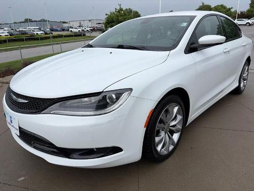 Bright White Clearcoat 2016 Chrysler 200 S
