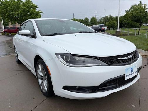 Bright White Clearcoat 2016 Chrysler 200 S
