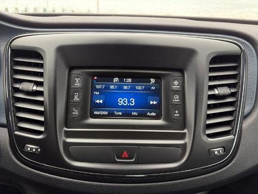 Bright White Clearcoat 2016 Chrysler 200 S