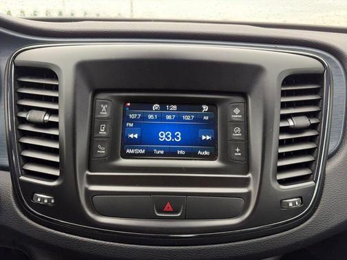 Bright White Clearcoat 2016 Chrysler 200 S