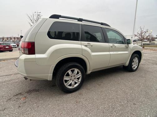 2010 Mitsubishi Endeavor LS