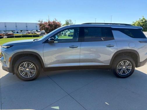 Sterling Gray Metallic 2026 Chevrolet Traverse LT
