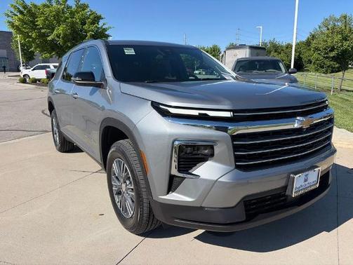Sterling Gray Metallic 2026 Chevrolet Traverse LT