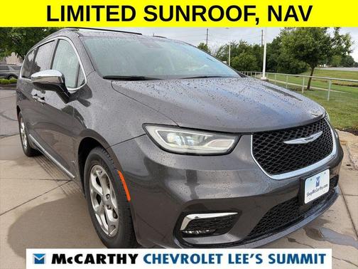 Crystal Metallic 2023 Chrysler Pacifica Limited