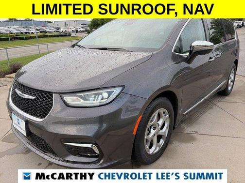 Crystal Metallic 2023 Chrysler Pacifica Limited