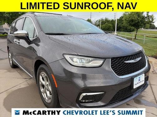 Crystal Metallic 2023 Chrysler Pacifica Limited