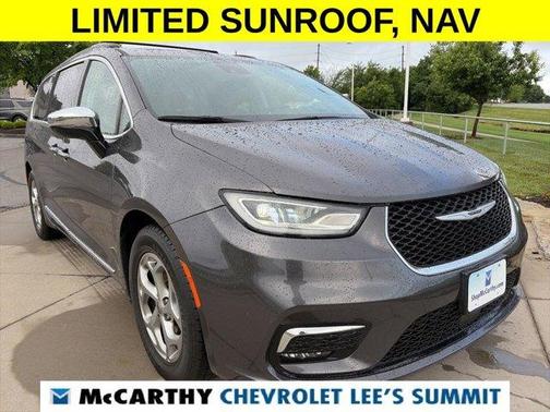 Crystal Metallic 2023 Chrysler Pacifica Limited