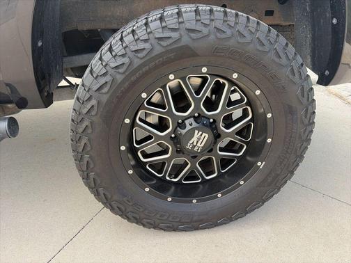 Brilliant Black Crystal Pearlcoat 2017 RAM 2500 Laramie