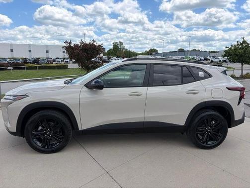 White Sand 2026 Chevrolet Trax ACTIV